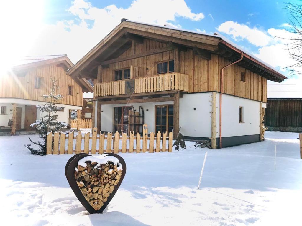 Sieglhub Chalets - Appartements - Hotel Flachau Exterior photo